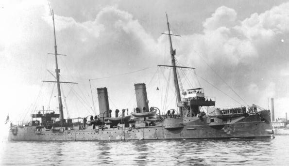 Japanese_cruiser_Chitose