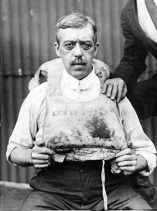 Lusitania_life_vest_found_1920.jpg